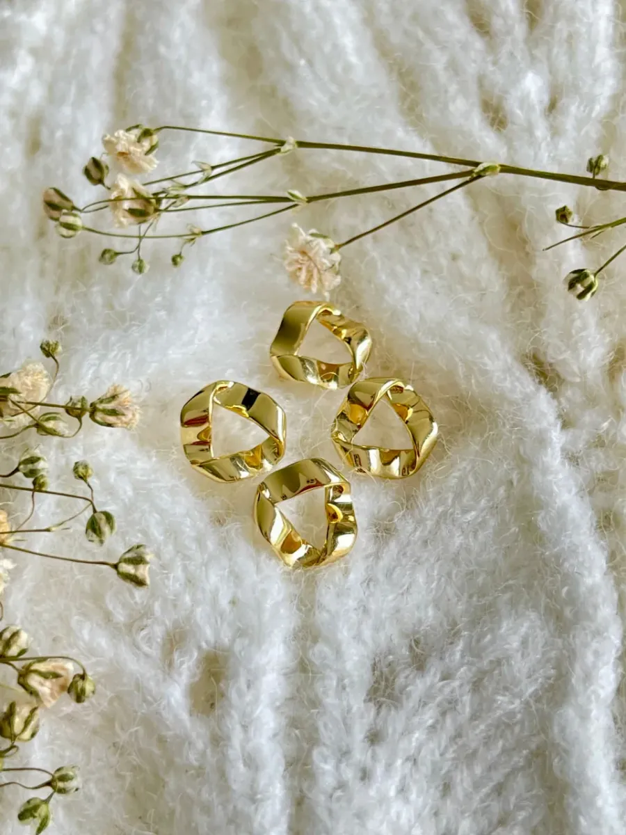 Aretes Golden Twist — vista 3