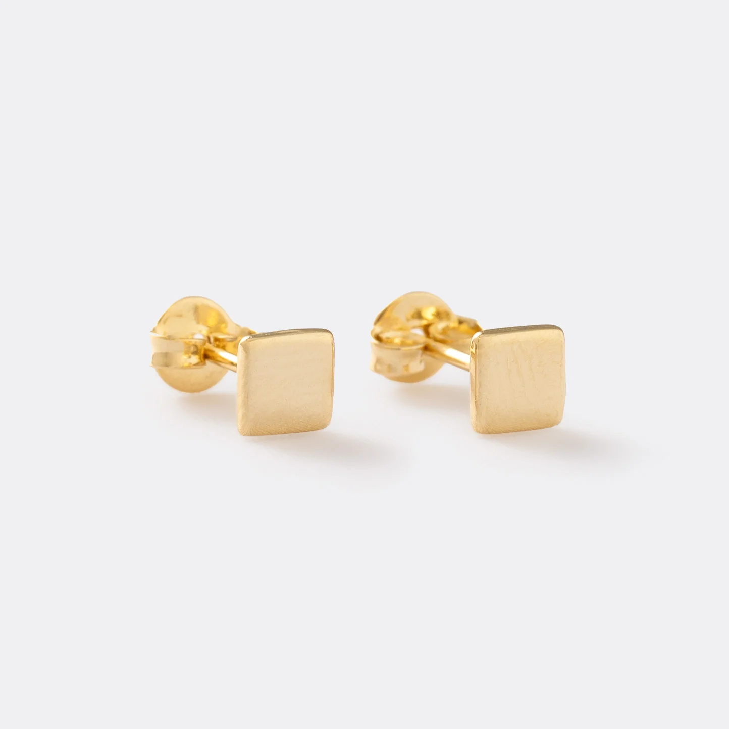 Aretes Topo Cuadrado