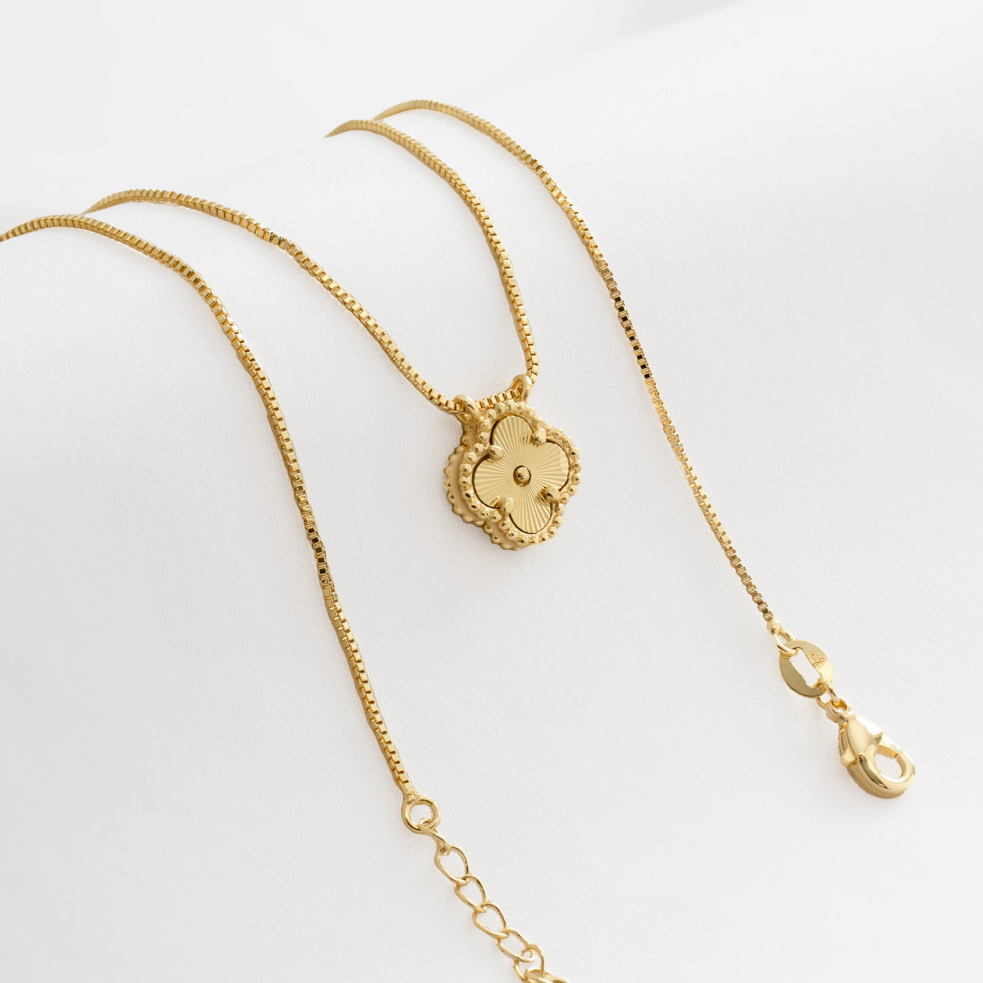 Collar Clover