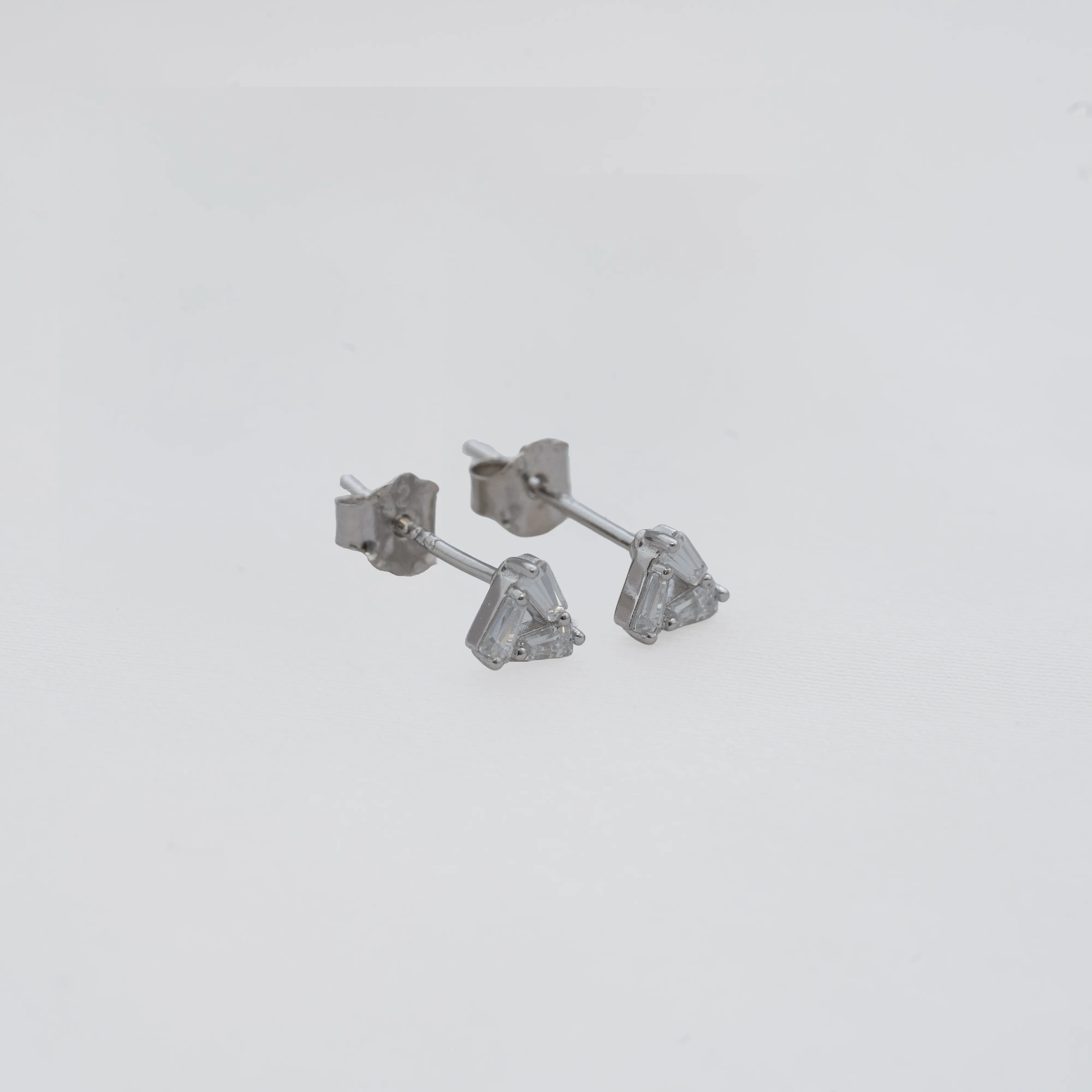 Aretes Triangle Crystal