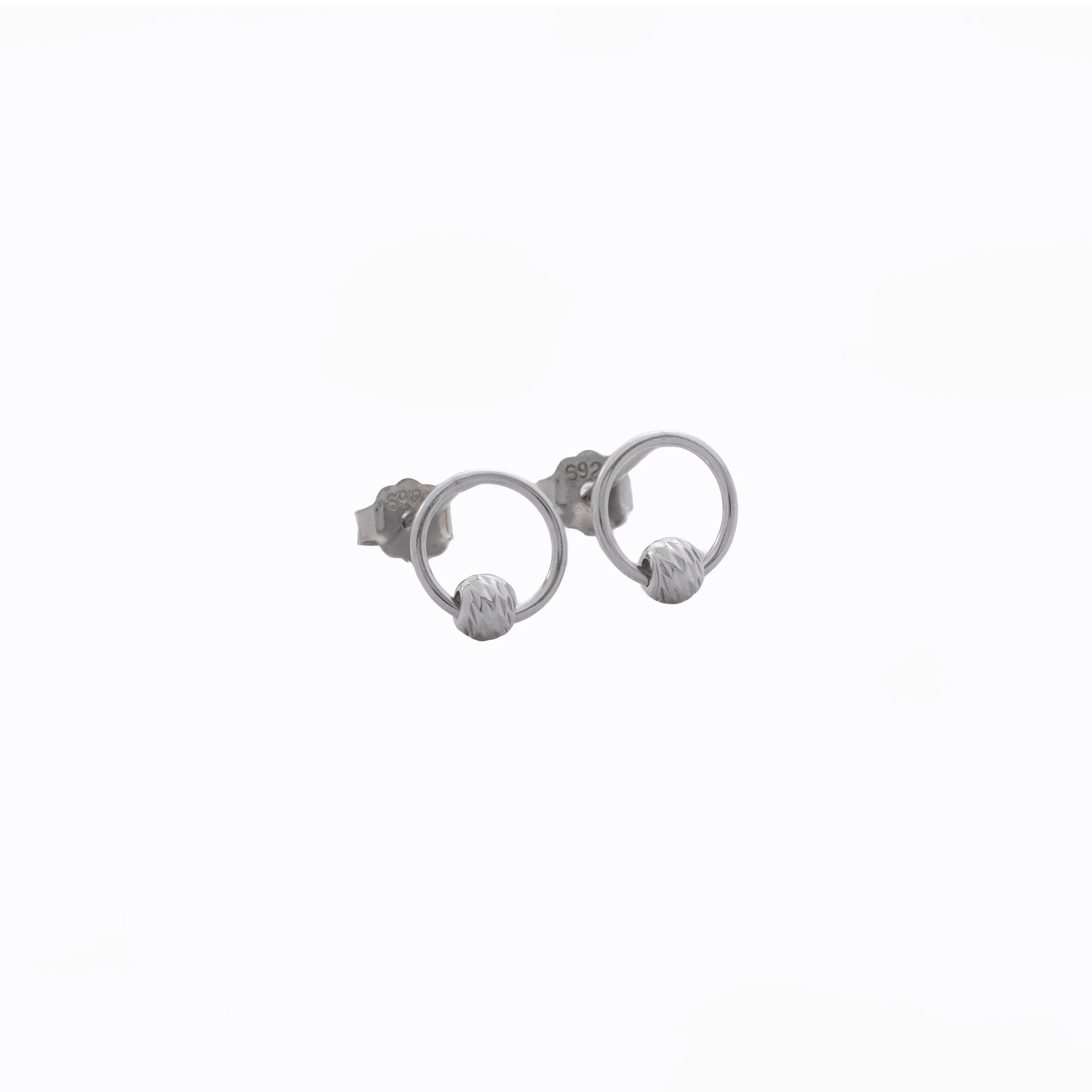 Aretes Facet Hoop