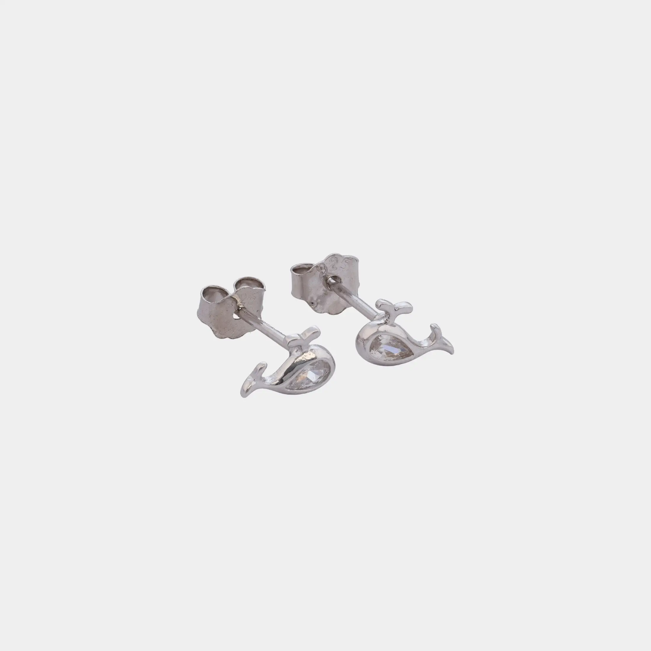 Aretes Crystal Whale
