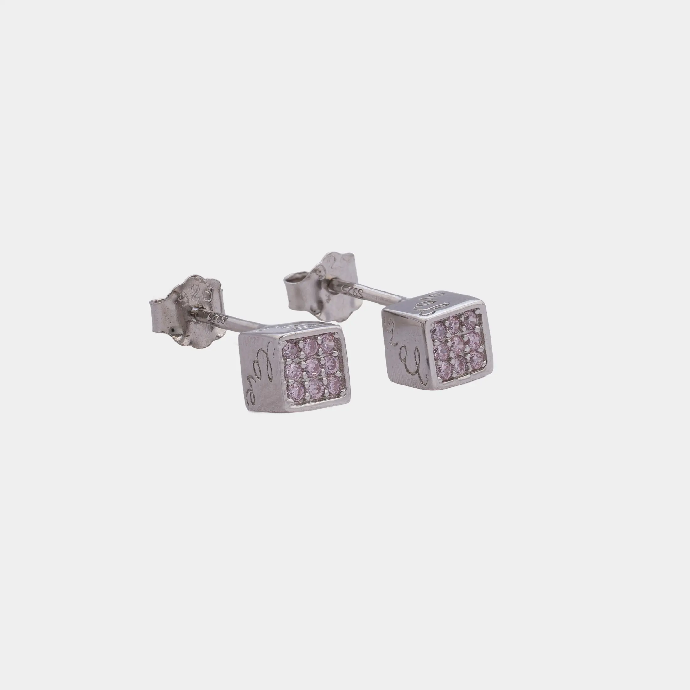 Aretes Cube Love
